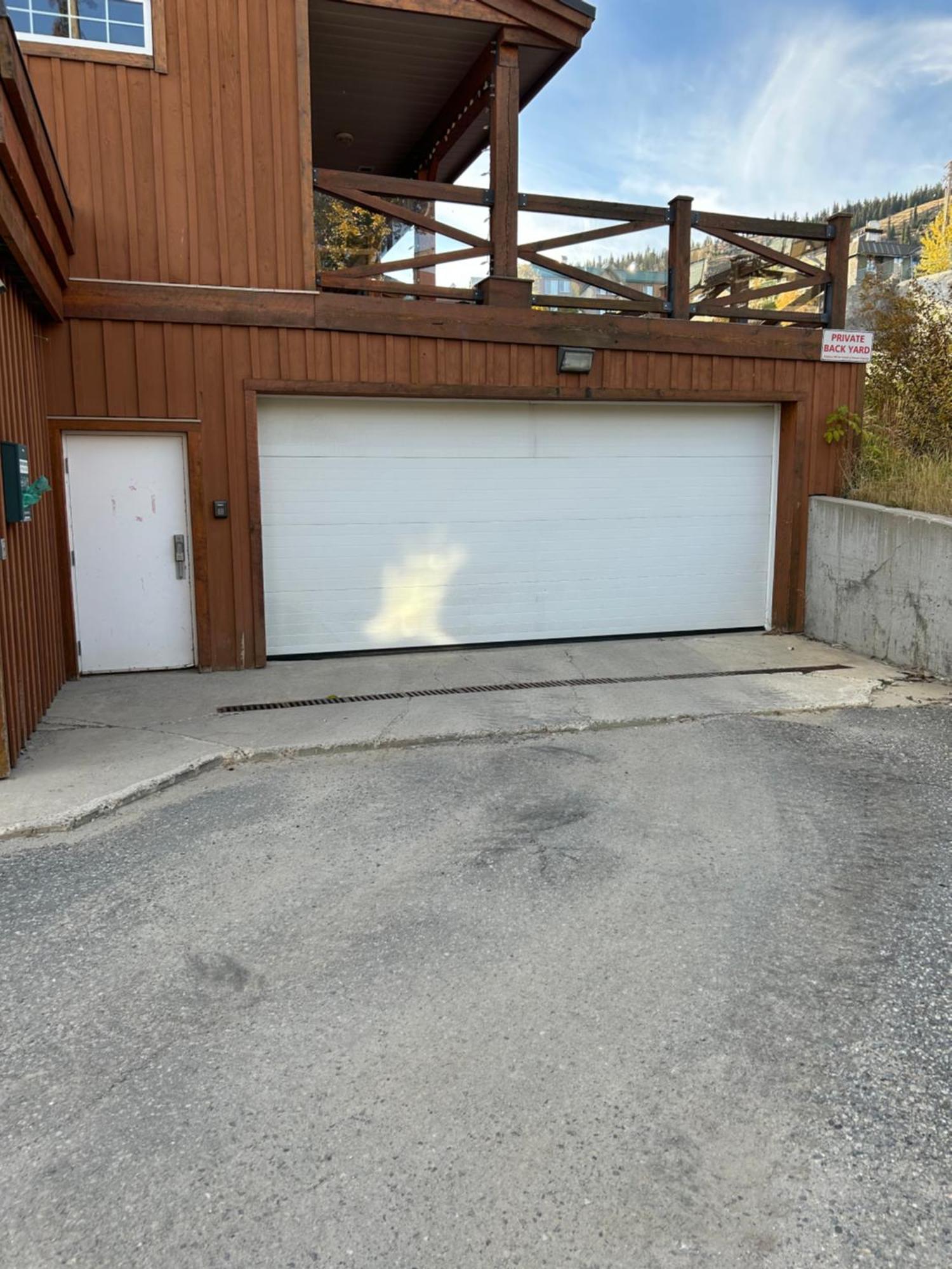3 Bedroom 3 Bath Ski In Ski Out With Private Hot Tub Big White Ski Resort ภายนอก รูปภาพ