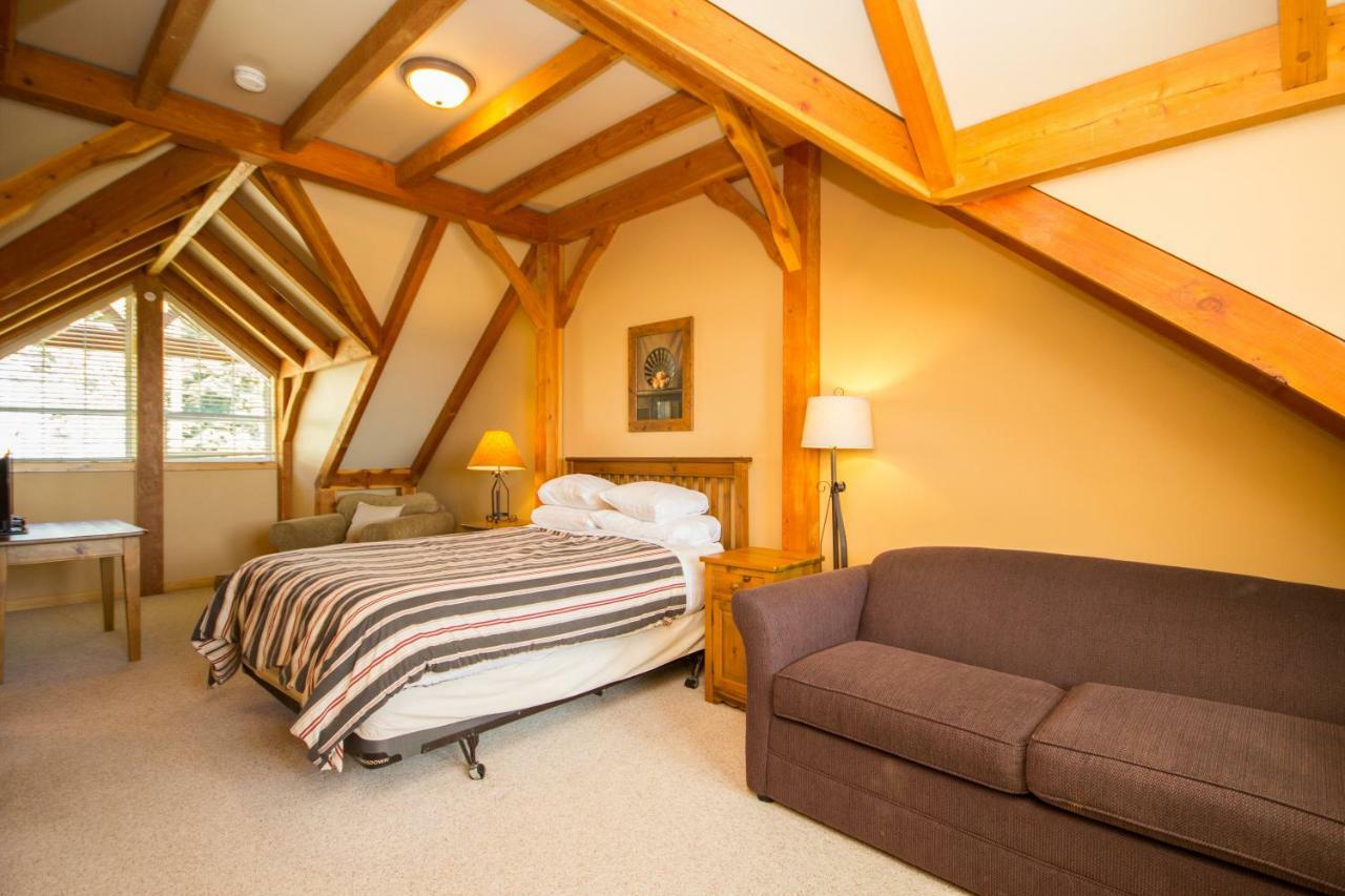 3 Bedroom 3 Bath Ski In Ski Out With Private Hot Tub Big White Ski Resort ภายนอก รูปภาพ