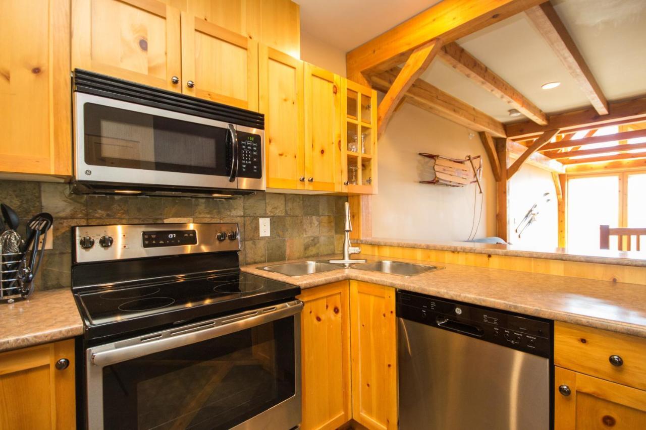 3 Bedroom 3 Bath Ski In Ski Out With Private Hot Tub Big White Ski Resort ภายนอก รูปภาพ